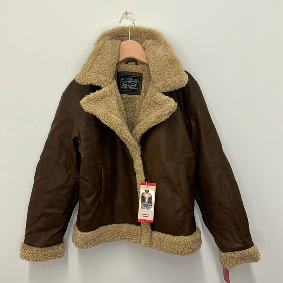 NWT Levi’s Ladies Faux Leather Trucker Jacket - Picture 2 of 10